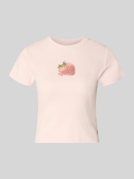 Produktfoto, Regular Fit T-Shirt aus reiner Baumwolle von Levi's®, unifarben in Rosé mit Erdbeer-Motiv-Print, Rundhals, Kurzarm.