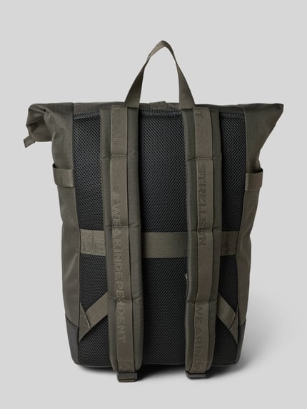 Produktfoto, Rucksack im Roll Top Design Modell 'EDDIE' von Strellson in Oliv, aus recyceltem Material mit Struktur, Label Patch, Rucksack-Funktion, Hauptfach und Laptopfach, verstellbaren Schultergurten, Optik: Unifarben