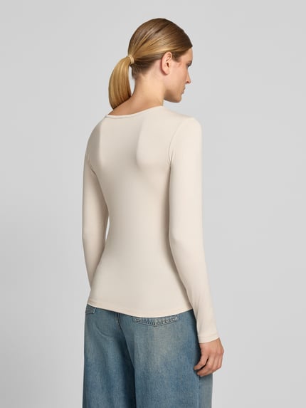 Vrouwenmodel draagt shirt met lange mouwen van mix van viscose en elastaan, slim fit, Model 'Liana' van FREE/QUENT, ronde hals, dames, ruglengte maat S 59 cm, rugaanzicht