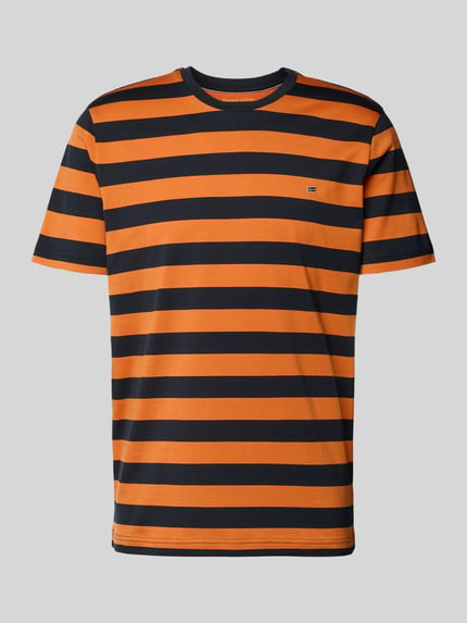 T-shirt w kroju regular fit z haftowanym logo Shop The Look MANNEQUINE