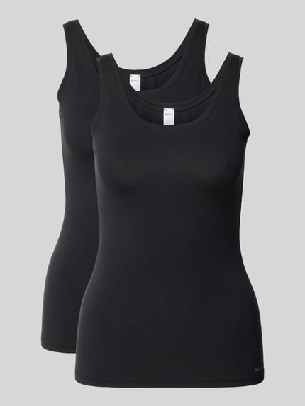 Produktfoto, zwei schwarze Slim Fit Tanktops aus Baumwoll-Mix von SKINY mit Rundhalsausschnitt und ärmellosem Design auf grauem Hintergrund.