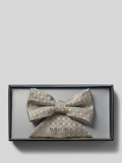 Productfoto, Fliege und Einstecktuch in Geschenk-Box van Wilvorst, goudkleur met all-over logostiksel, set in doos, logo-detail, herenaccessoire