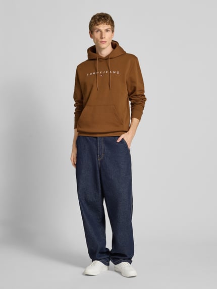 Tommy Jeans Regular Fit Hoodie aus Baumwoll-Mix Hellbraun 1