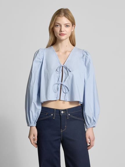 Gina Tricot Cropped Hemdbluse mit Schnürverschluss Hellblau 4