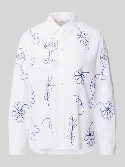 Productfoto, Regular Fit linnen blouse in all-over look van Christian Berg Woman, wit met blauwe geborduurde motieven, overhemdkraag, knoopsluiting, ruglengte maat 36: 68 cm, mouwlengte maat 36: 57 cm