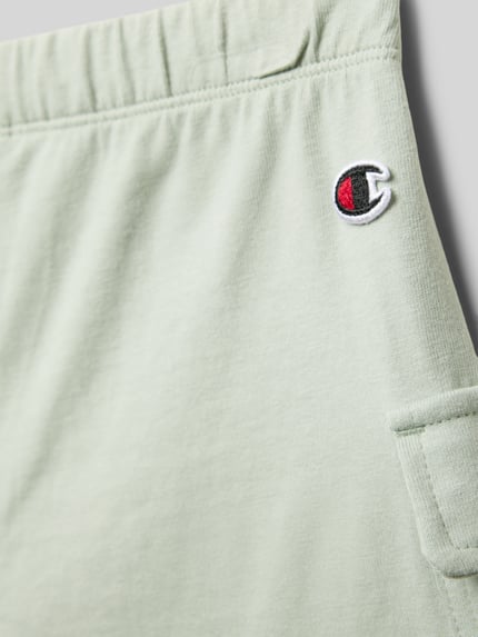Champion Regular Fit Sweatshorts mit Logo-Patch Schilf 2