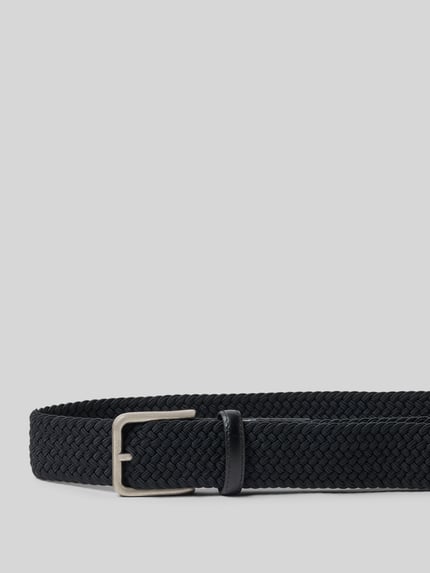 Produktfoto, czarny pleciony pasek z metalową klamrą, klasyczny fason, szerokość 4 cm, Gürtel mit Dornschließe von Lloyd Men's Belts