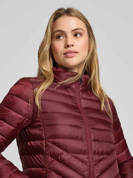 s.Oliver RED LABEL Slim Fit Steppjacke mit Stehkragen  Bordeaux 3