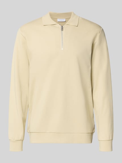 Produktfoto, Sweatshirt mit Polokragen und Reißverschluss von Lindbergh aus Baumwoll-Mix in Beige, Regular-Fit, Rückenlänge 70 cm, neutrale Struktur