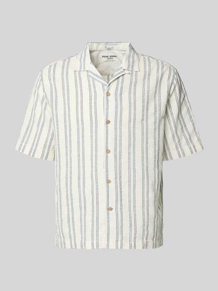 Produktfoto, Regular Fit Freizeithemd aus Baumwoll-Mix Modell 'PERSHORE' von Pepe Jeans mit Optik: Allover-Muster, gestreift, creme mit blauen Streifen, strukturierte Oberfläche, durchgehende Knopfleiste, Kurzarm, Resortkragen