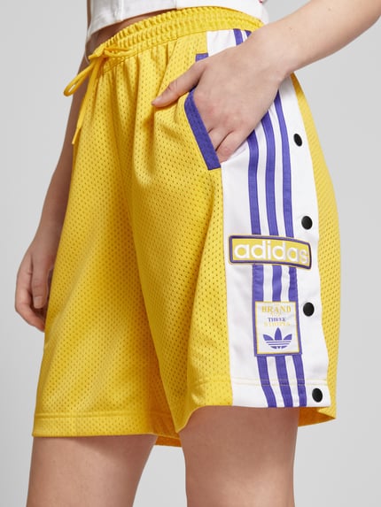 adidas Originals Shorts mit Label-Stitching Modell 'ADIBRK' GELB 3