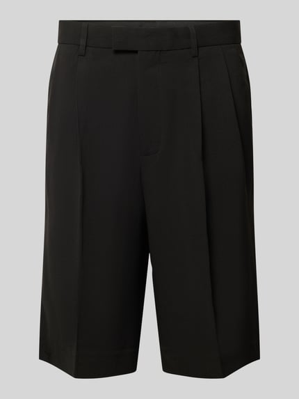 Produktfoto, Straight Fit Shorts mit Viskose-Anteil von Lindbergh, elastyczna mieszanka materiałów z dodatkiem wiskozy, szorty z zakładkami w pasie, kieszenie z tyłu, zapięcie na haftkę i zamek błyskawiczny, szerokość w rozmiarze M: 44 cm, długość wewnętrzna nogawki w rozmiarze M: 30 cm, czarny kolor, prosta forma, gładka tekstura