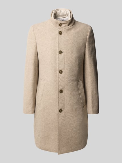 Produktfoto, Regular Fit Wollmantel mit Stehkragen Modell 'TORRES' von CHRISTIAN BERG MEN in Beige, unifarben, Longline, Knopfleiste, seitliche Eingrifftaschen, Label-Detail