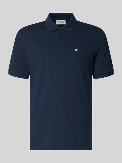 Produktfoto, Straight Fit Poloshirt mit Label-Stitching von Calvin Klein Jeans in Dunkelblau aus reiner Baumwolle, Polokragen, gerippte Ärmelabschlüsse