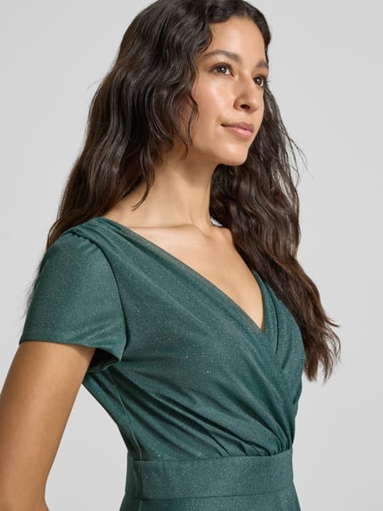 Vera Mont Knielanges Cocktailkleid mit V-Ausschnitt Gruen 3