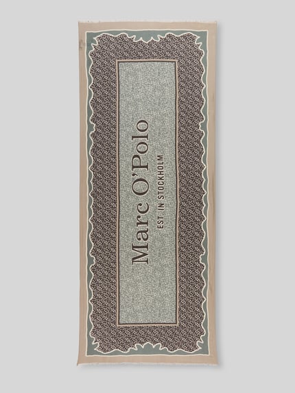 Produktfoto, Schal mit großem Logo-Print van MARC O'POLO, meerkleurig met all-over motiefprint en logoprint, grafische patronen, geweven materiaalverwerking.
