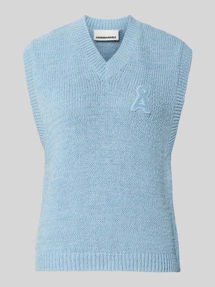Produktfoto, Regular Fit Pullunder aus reiner Baumwolle Modell 'ICONIC A' von ARMEDANGELS in Hellblau mit grobem Strick und V-Ausschnitt, Damen Pullunder von ARMEDANGELS
