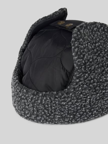 Barbour Trappermütze mit Steppmuster Modell 'SANDBAY' Black 2