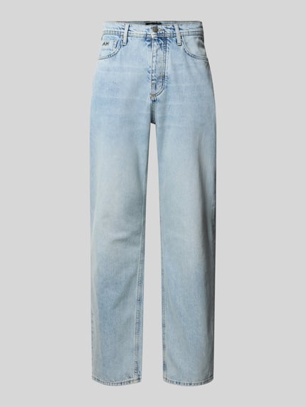 Straight Fit Jeans mit Logo-Applikation Shop The Look MANNEQUINE