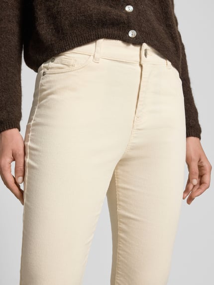 Christian Berg Woman Slim Fit Cordhose im 5-Pocket-Design Ecru 3