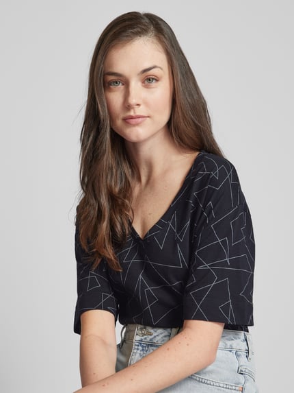 Esprit T-Shirt mit grafischem Muster und V-Ausschnitt Black 3