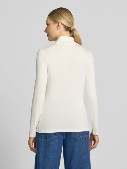 Vrouwenmodel draagt shirt met lange mouwen met col van Christian Berg Woman, viscosemix, recht model, ruglengte bij maat S 60 cm, Ganzkörperansicht Rückansicht.