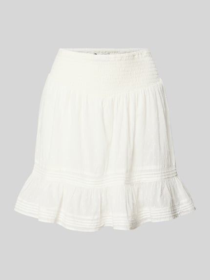 Produktfoto, Regular Fit Mini-Skort aus reiner Baumwolle Modell 'KATTI' von Only in Unifarben, ausgestellte Passform, Mini-Länge, feines Strukturmuster, gesmokter Bundabschluss, leichte Webstruktur.