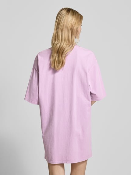 REVIEW Knielanges T-Shirt Kleid mit Rundhalsausschnitt Rose 5