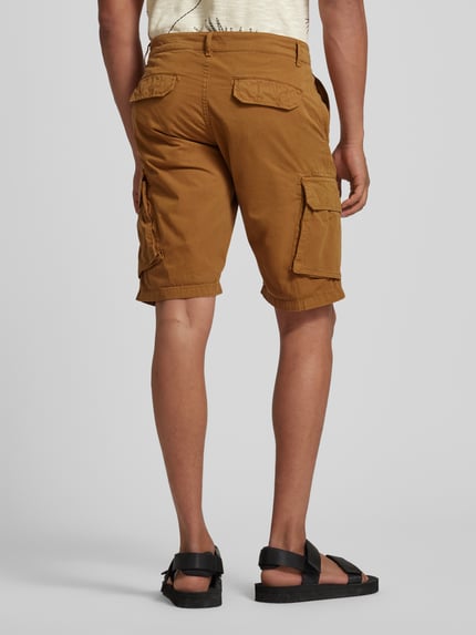 Lyle & Scott Szorty cargo o kroju regular fit z wyhaftowanym logo model ‘WEMBLEY’ Beżowy 5