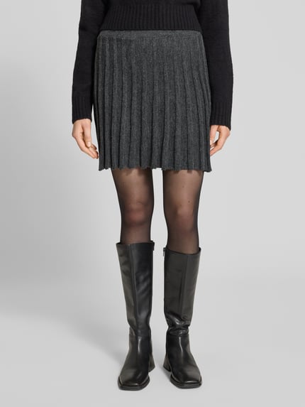 VERO MODA Ausgestellter Mini-Rock in Ripp-Optik Modell 'MARINA' Dunkelgrau 4