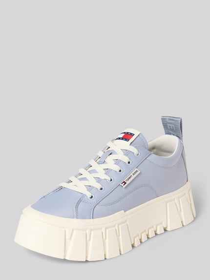 Produktfoto, Low Top Sneaker aus echtem Leder Modell 'FLATFORM CHUNKY SNEAK' von Tommy Jeans, jednokolorowy, okrągły nosek buta, płaska podeszwa z fakturą, wytłaczane logo, wiązanie, podeszwa z fakturą, wykończenie: skóra gładka, materiał: naturalna skóra bydlęca
