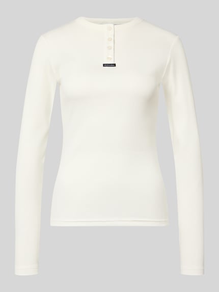 Produktfoto, Slim Fit Longsleeve aus elastischem Baumwoll-Mix von Karo Kauer, damska bluzka z elastycznej bawełny, krój slim fit, krótka listwa guzikowa, naszywka z logo, długość tyłu w rozmiarze S: 61 cm, kolor biały, gładka faktura