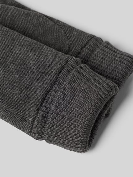 Produktfoto, Handschuhe aus elastischem Material-Mix von EEM, dunkelgrau mit gerippten Abschlüssen, klassische Form, strukturierte Textur
