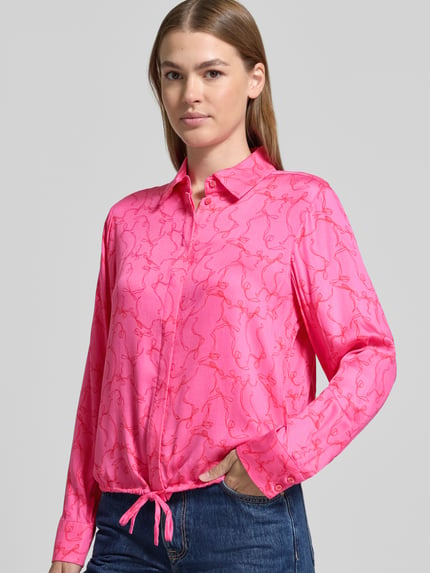 Christian Berg Woman Regular Fit Hemdbluse aus reiner Viskose mit Allover-Muster Fuchsia 3