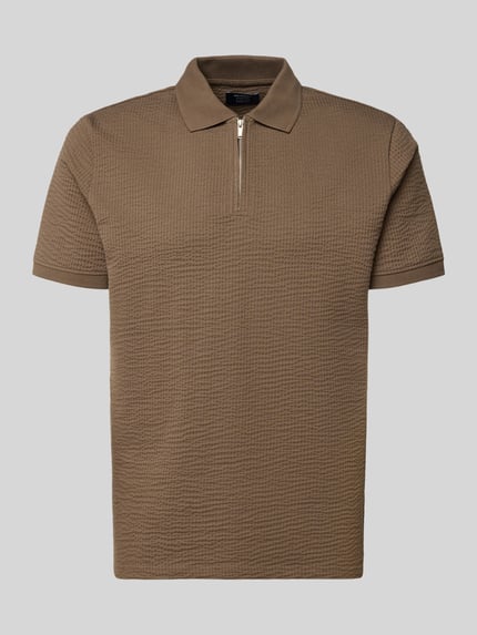 Produktfoto, Regular Fit Poloshirt mit Strukturmuster von MCNEAL in Braun, Elastischer Baumwoll-Mix, Reißverschluss, Kurzärmelig, Rückenlänge 70 cm, Größe M