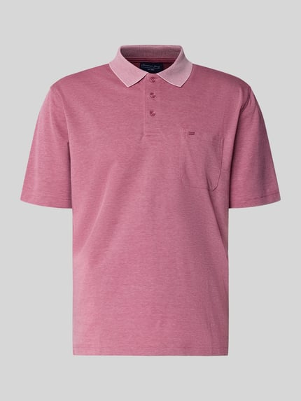 Produktfoto, Regular Fit Poloshirt mit Brusttasche von Christian Berg Men, mieszanka bawełny, kołnierzyk polo, listwa guzikowa, długość tyłu w rozmiarze M 68 cm, kolor różowy, gładka faktura