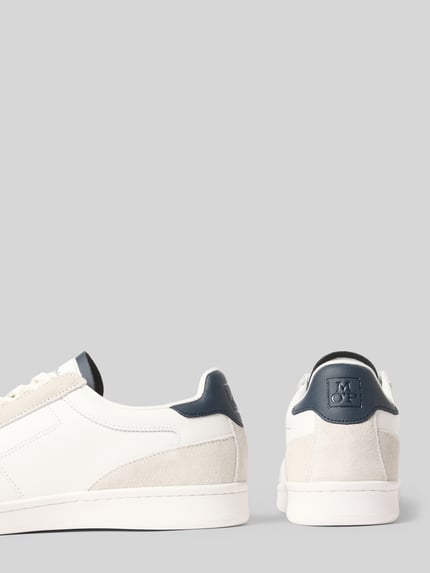 Productfoto, witte en beige sneakers met donkerblauwe details, gladde en suède textuur, Sneaker met echt leer model VINCENZO 2A van Marc O'Polo, heren sneakers