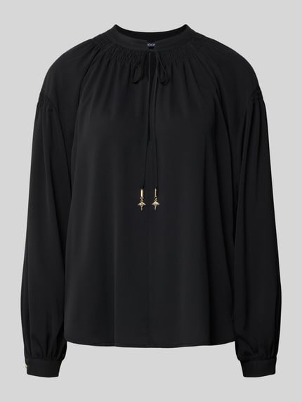 Produktfoto, schwarzes Damen Blusenshirt mit Raffungen, Schlüsselloch-Ausschnitt, Modell 'Brigida' von JOOP!, lockerer Schnitt, Rückenlänge 64 cm, Ärmellänge 56 cm, glatte Struktur