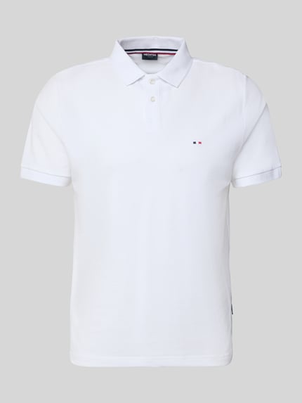 Produktfoto, weißes Regular Fit Poloshirt aus Baumwolle von HECHTER PARIS mit Polokragen und Label-Detail, glatte Textur, Vorderansicht
