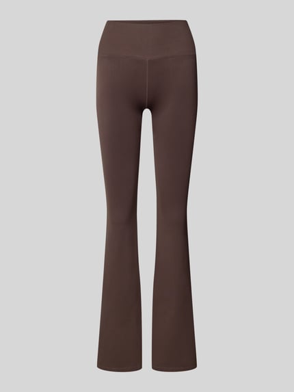 Flared fit legging met brede band Shop The Look MANNEQUINE