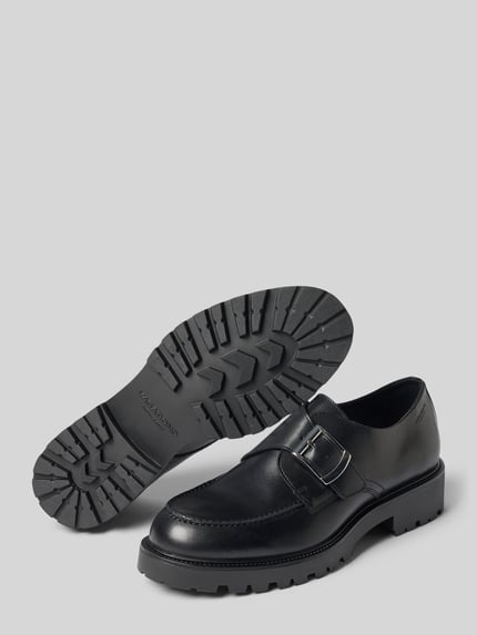 Produktfoto, schwarze Loafer aus echtem Rindsleder Modell 'KENOVA' von Vagabond, glatte Oberfläche, markante Profilsohle, Damen Loafer