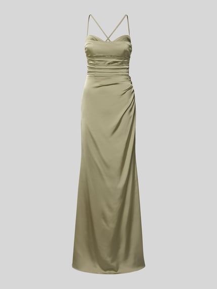 Produktfoto, Abendkleid mit rückseitig überkreuzten Spaghettiträgern von Mascara aus glänzendem Satin in Hellbeige, körpernaher Maxikleid-Schnitt, Herz-Ausschnitt, feine Drapierung und Schnürung am Rücken, dezente Faltenstruktur