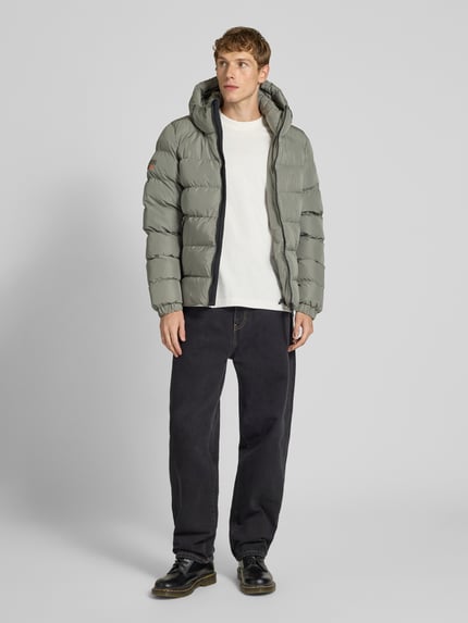 Superdry Steppjacke mit Kapuze und seitlichen Reißverschlusstaschen Hellgruen 1
