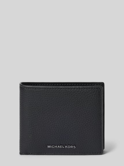 Produktfoto, Portemonnaie mit Label-Detail Modell 'HUDSON BILLFOLD' von Michael Kors, schwarzes, genarbtes Leder, diverse Kartenfächer, Münzfach z kontekstem męski portfel