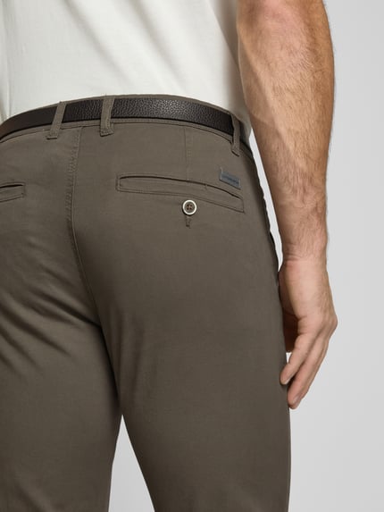 Lindbergh Regular Fit Chino mit Gürtel Oliv 3