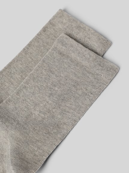 Produktfoto, Socken aus Baumwoll-Mix mit Logo-Detail von Christian Berg Woman in meliertem Grau, elastischer Bund, feine Strick-Optik