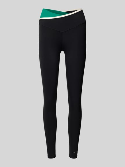 Produktfoto, Slim Fit Leggins mit Logo-Print von P.E Nation, czarny kolor, krój slim fit, elastyczny materiał, logo, elastyczny pas