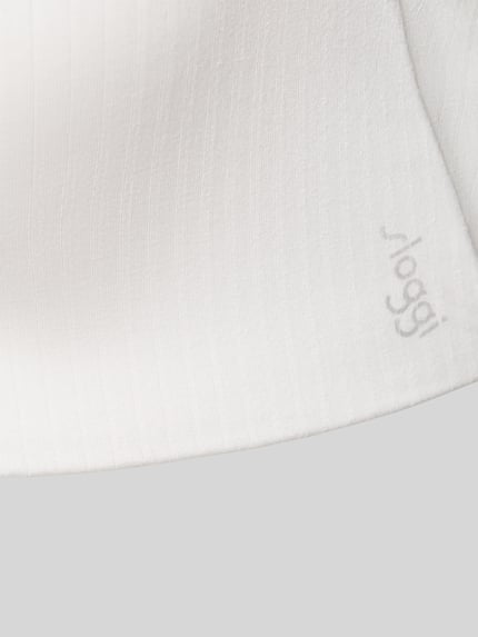Produktfoto, Slim Fit bh met modal-aandeel van Sloggi, elastische materiaalmix, logodetail, verstelbare bandjes, gladde witte oppervlakte, fijne textuur