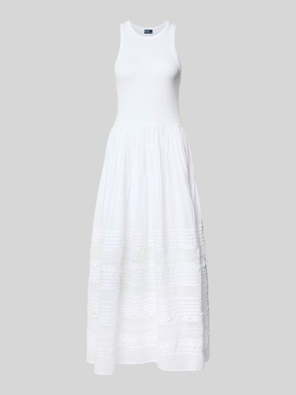 Produktfoto, Fit and Flare Sommerkleid aus Baumwoll-Mix von Polo Ralph Lauren, Optik: Unifarben, Passform: Fit and Flare, Maxi-Länge, Rundhals, Applikation: Lochstrick-Einsatz, fixierte Falten, Material: Baumwoll-Mix, weiße Farbe, strukturierte Oberfläche.