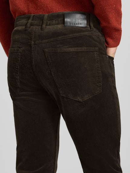 bugatti Straight Fit Cordhose aus elastischem Baumwoll-Mix Oliv 3